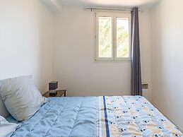 Minerve Holiday Home With Garden
