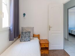 Minerve Holiday Home With Garden