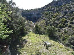 Minerve Holiday Home With Garden