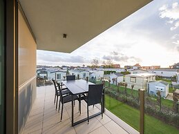 Spacious Apartment With Sunny Terrace