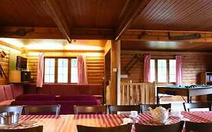 Spacious 8-bedroom Chalet