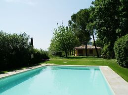 Bungalow in Garda Near Lake Garda & Vineyards
