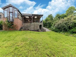 Magnificent Home in Tilf With Garden