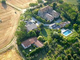Nice Farmhouse in Asciano With Shared Pool