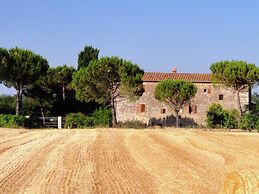 Nice Farmhouse in Asciano With Shared Pool
