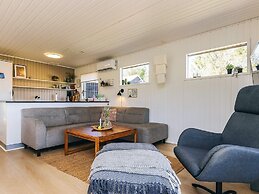 6 Person Holiday Home in Hojslev