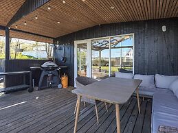 6 Person Holiday Home in Hojslev