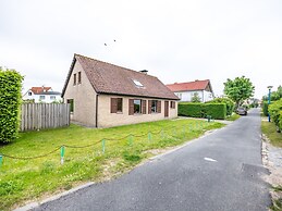 Villa in St-idesbald Near Sea Beach