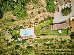 Tranquil Chianti Escape for 4