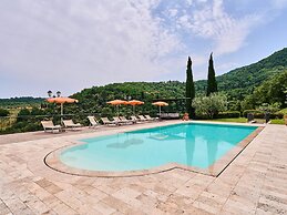 Tranquil Chianti Escape for 4