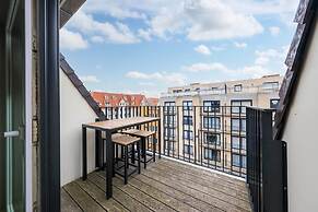 Modern Apartment With Spacious Terrace