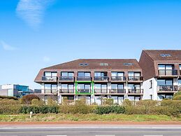 Apartment in Oostduinkerke With Garage