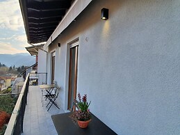 Belvilla by OYO Sweet Lake D'orta