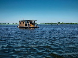 Nice Houseboat in Kinrooi for Rent