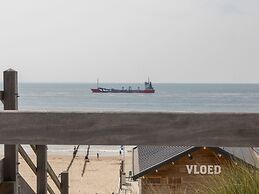 Holiday Home in Dishoek by the Beach