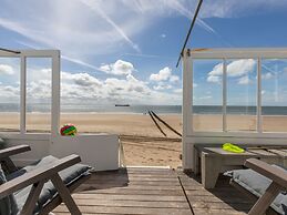 Holiday Home in Dishoek by the Beach
