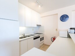 Spacious Apartment With Direct sea View