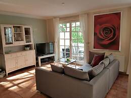 Modern Apartment Near Seabeach
