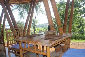 Hanchey Bamboo Resort