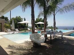 Villa in Patras With Pool Near Beach