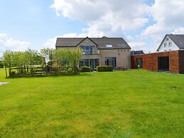 Sourbrodt Villa With Pool