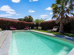 Beautiful Holiday Home With Swimming Pool