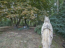 Normandy Garden Escape