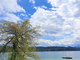 Charming Apartment by Worthersee