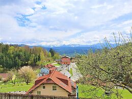 Charming Apartment by Worthersee