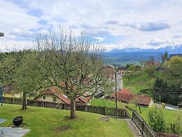 Charming Apartment by Worthersee