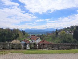 Charming Apartment by Worthersee