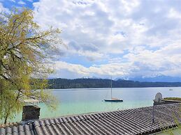 Charming Apartment by Worthersee