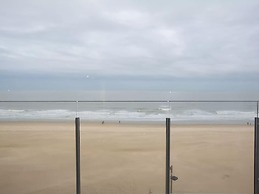 Beachfront Bliss With Parking