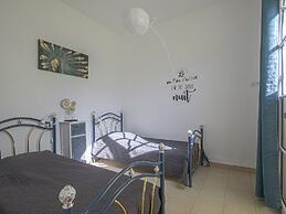 Bright Holiday Home With Garden