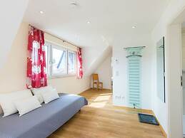 Oak Modern Retreat in Uberlingen