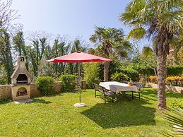 Comfortable Apartment With Terrace and Garden