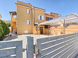 Venus Comfortable Holiday Residence