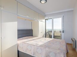 Apartment on the Seventh Floor With sea View