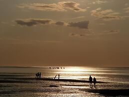 Comfort Steps From the North Sea