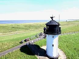 Comfort Steps From the North Sea