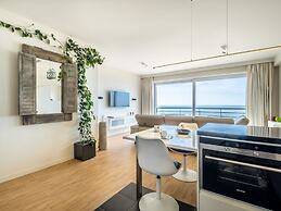 Apartment by Zeedijk With Sea View