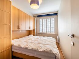 Apartment by Zeedijk With Sea View
