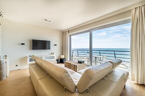 Apartment by Zeedijk With Sea View