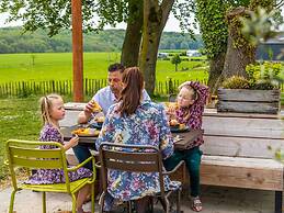 Atmospheric Chalet With Dishwasher