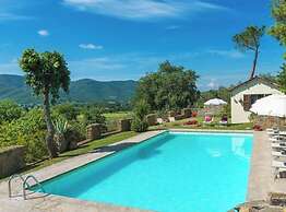Villa Rinaldo Comfortable Holiday Residence