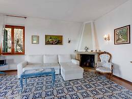 Villa in Torri With Pool & Mountain Views