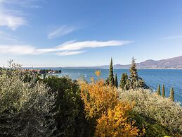 Villa in Torri With Pool & Mountain Views