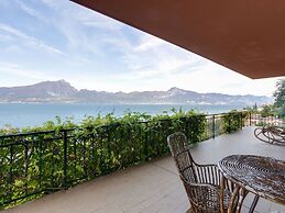 Villa in Torri With Pool & Mountain Views