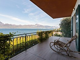Villa in Torri With Pool & Mountain Views