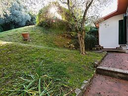 Villa in Torri With Pool & Mountain Views